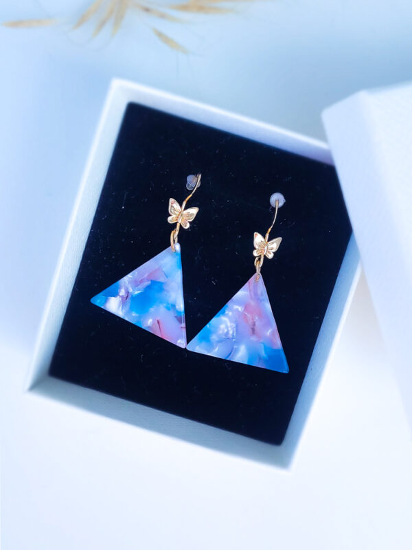 Kolczyki niebieskie róż kolorowe eleganckie trójkąt pozłacane